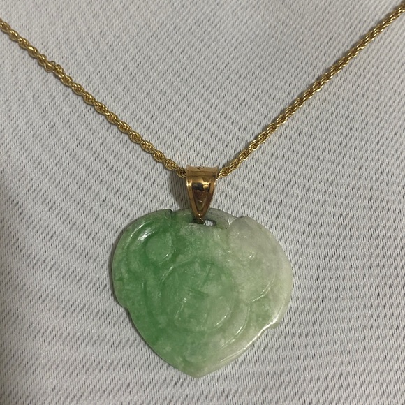 VTG Heirloom Quality Natural Green Jade Necklace on 14K Gold Plated Rope Chain